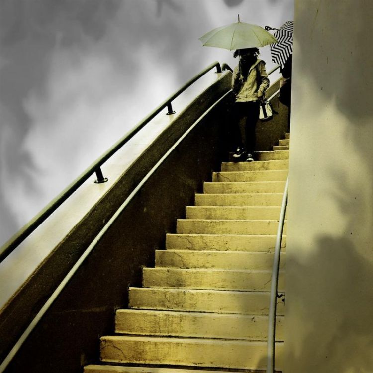 SobolHe-Descending-a-Staircase_Photo_10x10