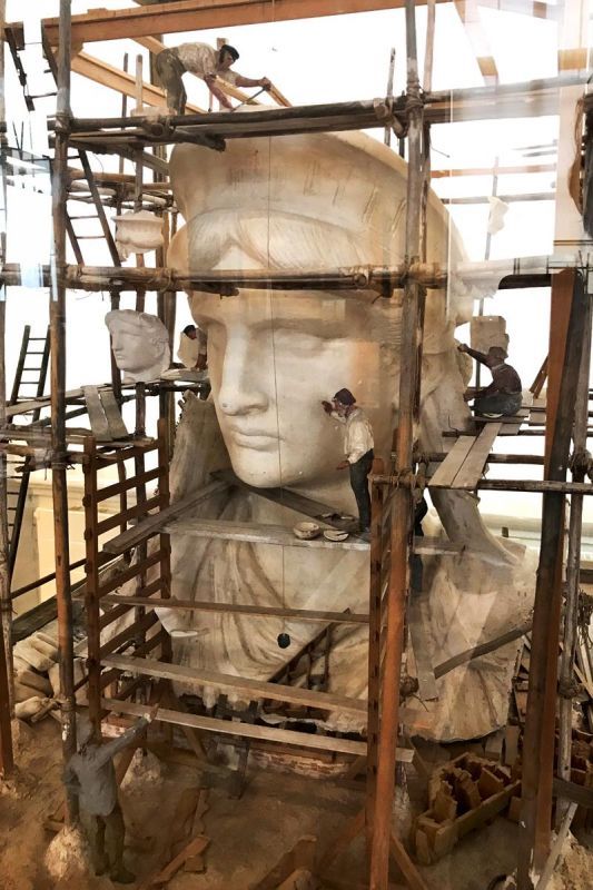 KayCh-Model-of-the-Stature-of-Liberty-Paris-France_Pho14x12