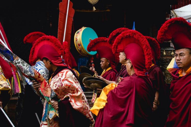 LeshnovMa-Parading-Monks_Photo_14x18