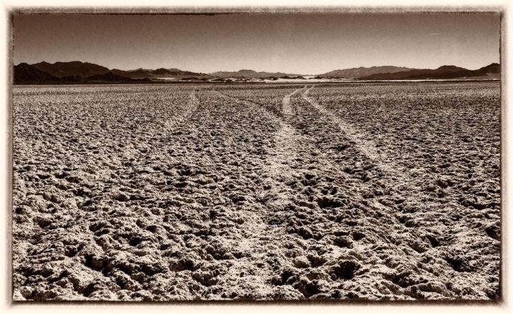 CataldoBe-Mojave-Desert-Tracks_PhotoArt_12x20