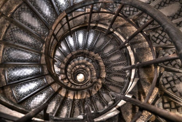 1_CainDe-Spiraling_1