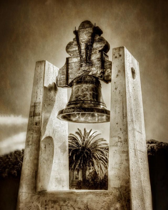 BorrelliPa-Mexican-Liberty-Bell-Dolores-Park_1