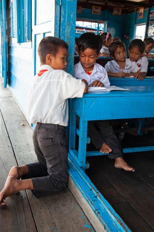 GuerreroCh-Blue-School_Photo_19x15