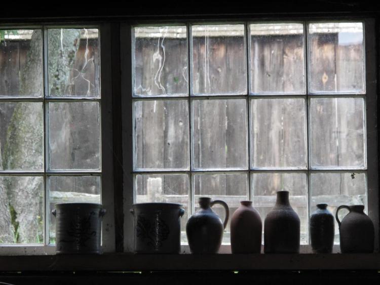 Lubanski-WengerBa-Window-and-PotteryMumford-Historic-Village-Photo_13x18