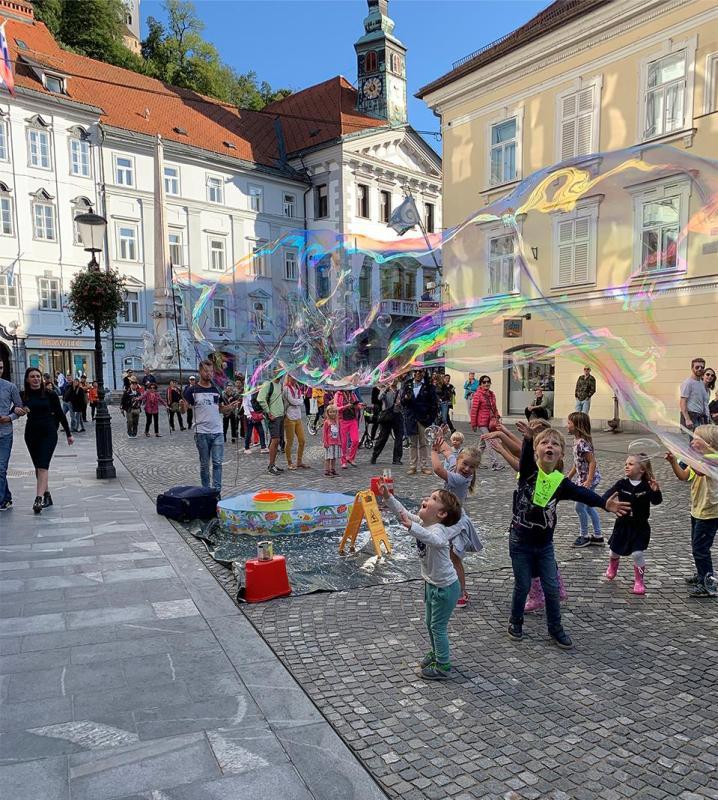 KayCh-Big-Bubbles-250530103953_1