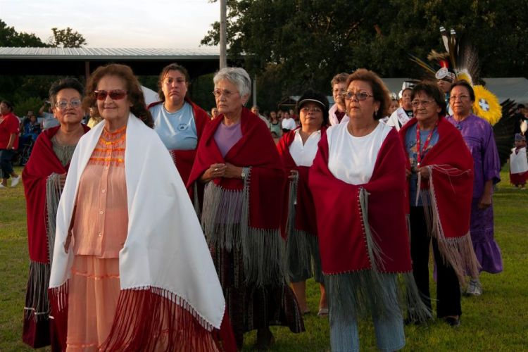 LandisBa-Sac-and-Fox-Powwow-Grand-Entry--Women_1